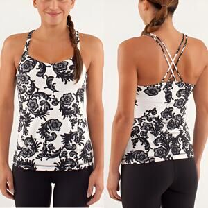 Lululemon Free To Be Floral Active Tank Top Size 6 Laceoflage Polar Cream Black‎